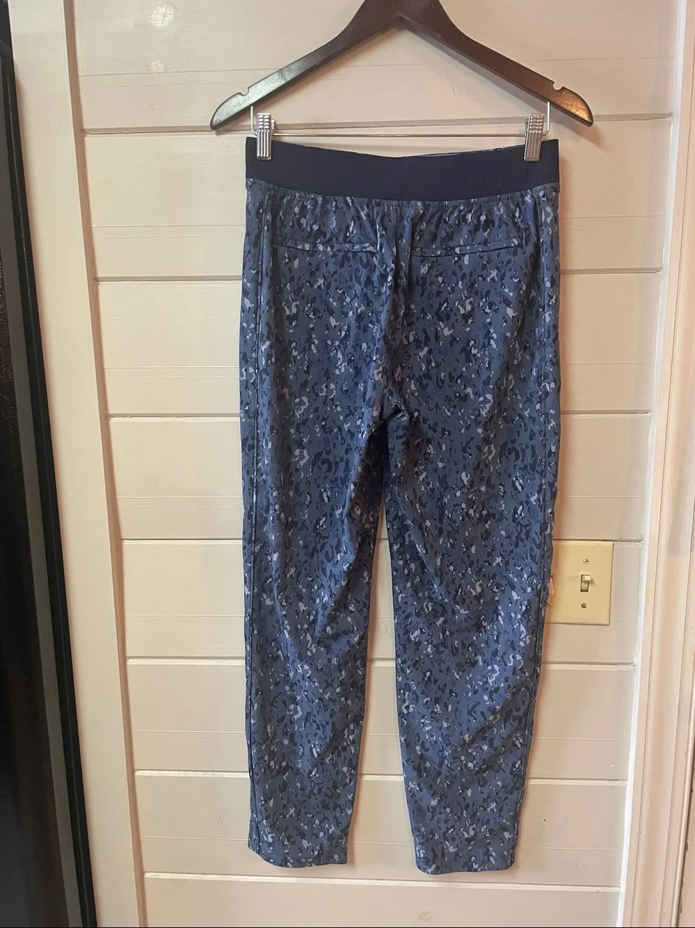 Athleta The Brooklyn Ankle Pant Captivate Chrome Blue Camo Size 4.